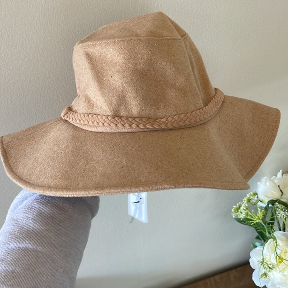 NWT floppy hat